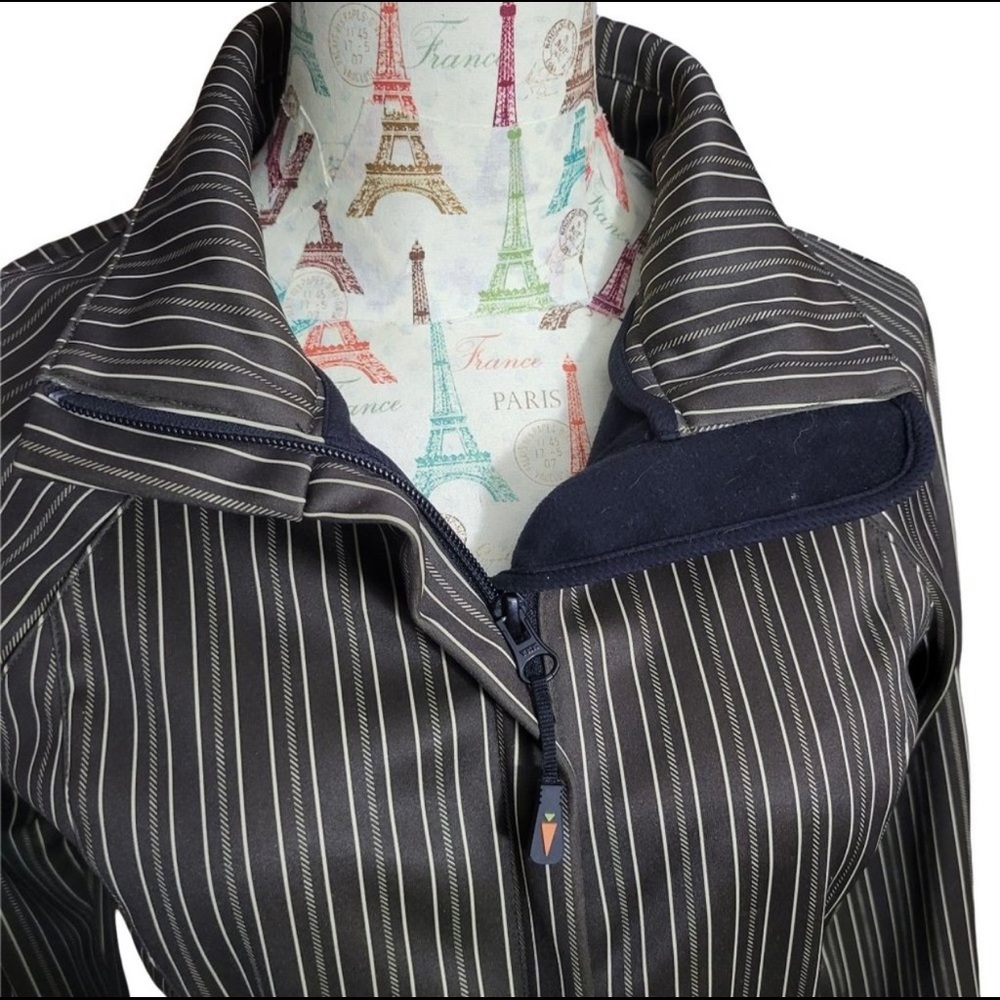 Kerrits Riding Jacket 🥕🐴 - Picture 3 of 9